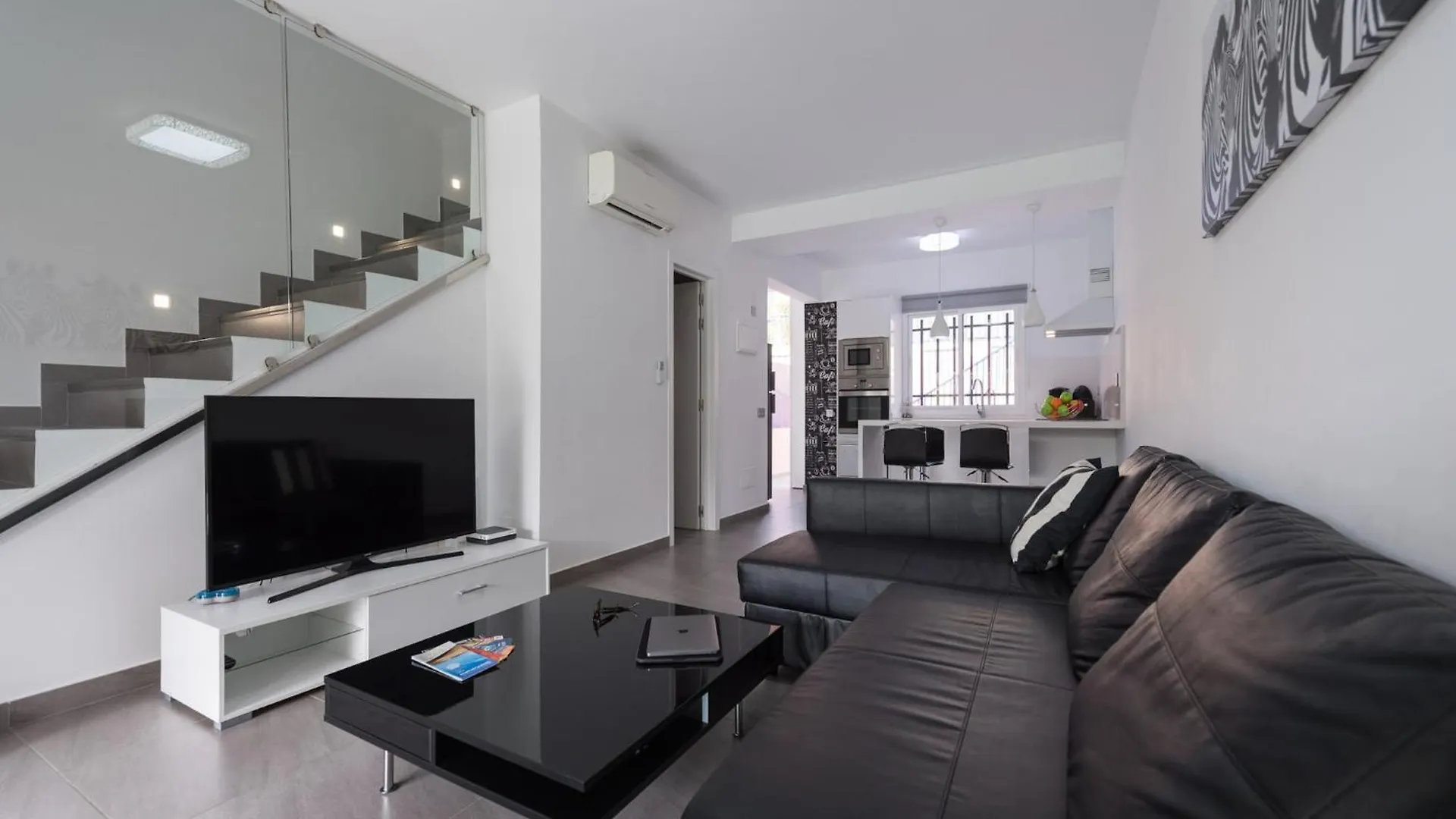 2 Bedroom Apartment In Maspalomas Maspalomas  Spain